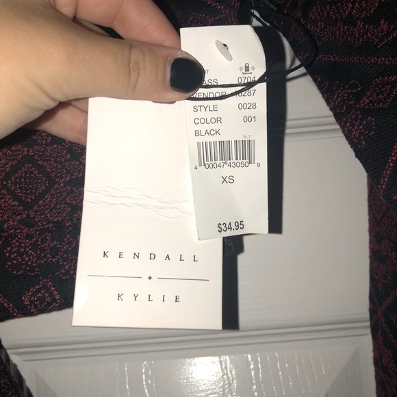 Kendall and Kylie crop top - Picture 3 of 3